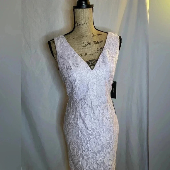 NWT Lulu’s Lilac Lace Midi Dress Size Small - Picture 5 of 15